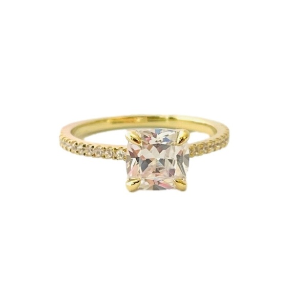 2.0 Carat Radiant Cut Cubic Zirconia Prong RING size 7 Gold plated - Picture 1 of 6